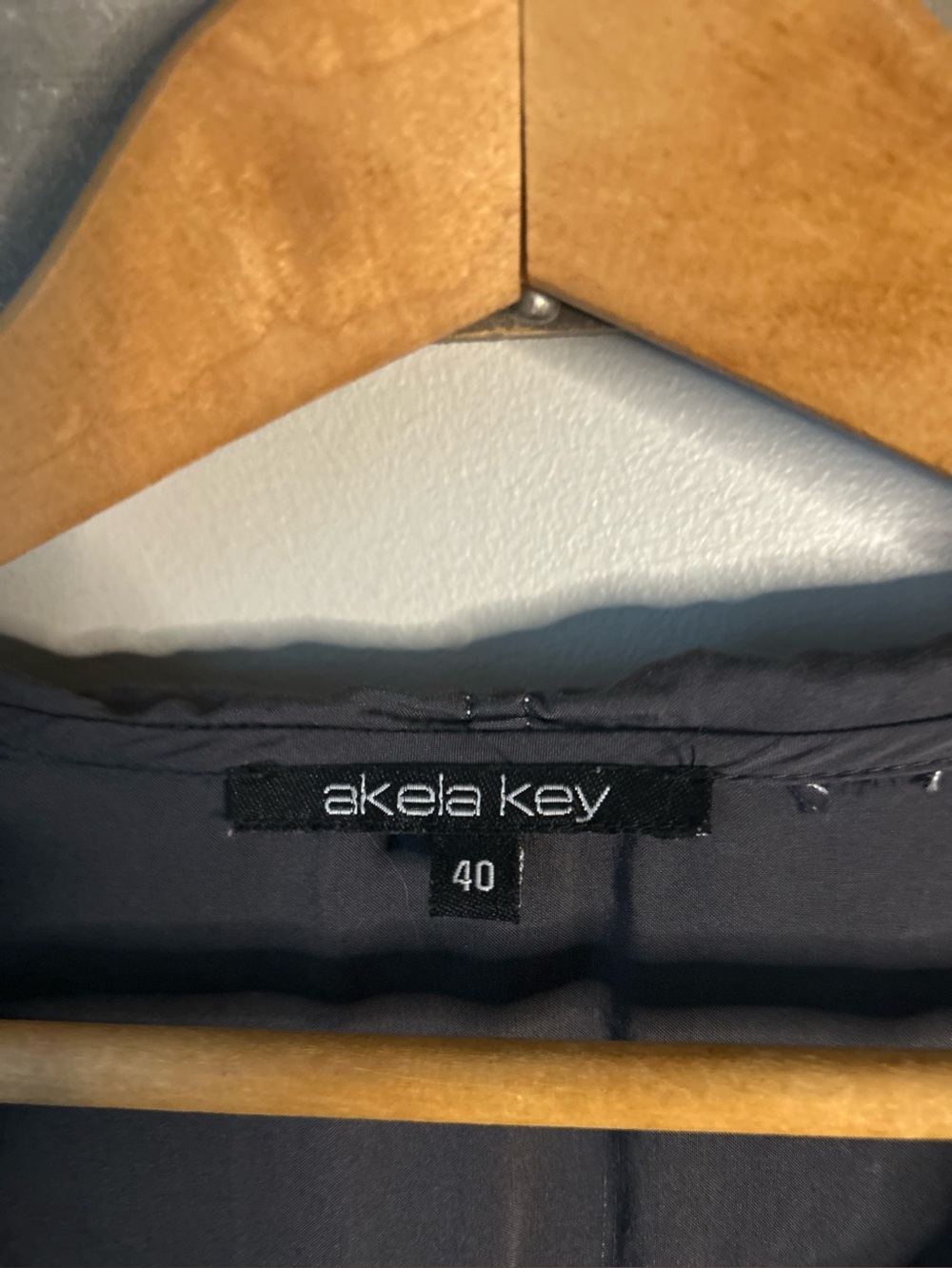 Akela Key asymmetrical dress - Picture 4 of 15